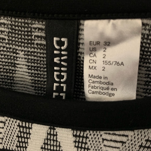 H&M long sleeve dress - Picture 3 of 4